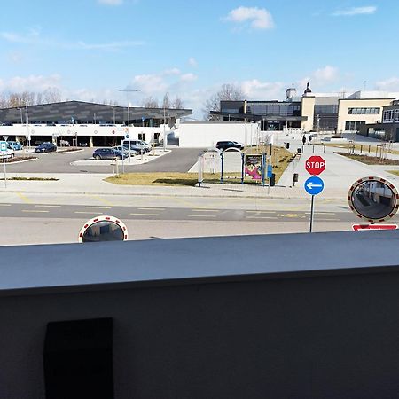 Hid19 Apartman Gyor Belvaros-Free Parking-Terrace Az Rq Vizi Elmenypark Es Gyogyfuerdonel Екстер'єр фото